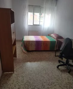 Piso de 3 dormitorios con garaje en El Zaidín