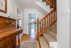 Casa de 4 dormitorios y piscina en Ogíjares