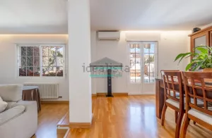 Casa de 4 dormitorios y piscina en Ogíjares