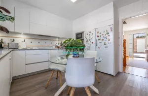 Casa de 4 dormitorios y piscina en Ogíjares