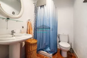 Casa de 4 dormitorios y piscina en Ogíjares