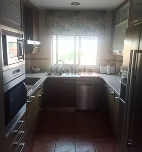 Dúplex de 4 dormitorios y terraza en Cúllar Vega