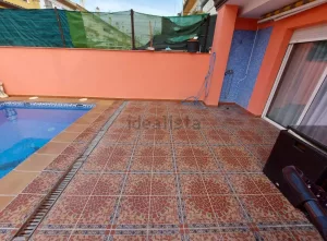 Casa de 4 dormitorios con piscina en Pulianas