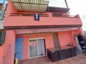 Casa de 4 dormitorios con piscina en Pulianas