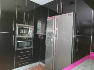 Casa de 4 dormitorios con piscina en Pulianas