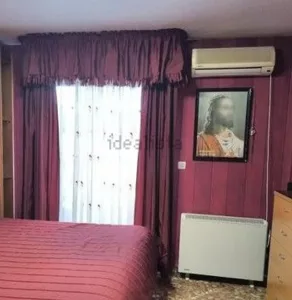 Casa de 4 dormitorios con piscina en Pulianas