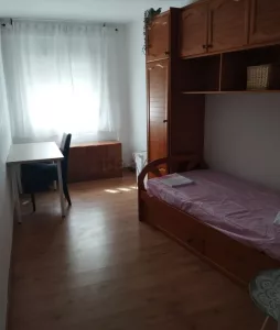 Piso reformado para estudiantes en Granada