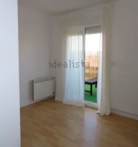 Ático de 2 dormitorios con terraza en Cúllar Vega