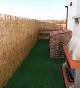 Ático de 2 dormitorios con terraza en Cúllar Vega