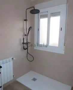 Ático de 2 dormitorios con terraza en Cúllar Vega