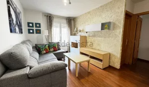 Apartamento reformado de 2 dormitorios en La Zubia