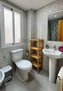 Apartamento reformado de 2 dormitorios en La Zubia