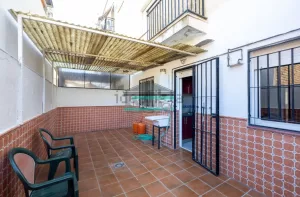 Piso de 3 dormitorios con patio en Armilla