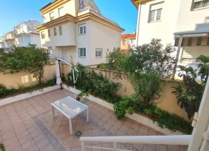 Chalet de 5 dormitorios en Armilla