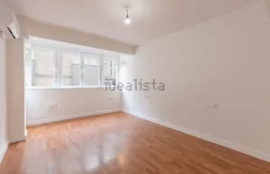 Piso reformado de 3 dormitorios en Granada