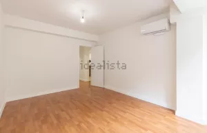 Piso reformado de 3 dormitorios en Granada