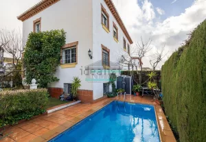 Chalet de 3 dormitorios con jardín en La Zubia
