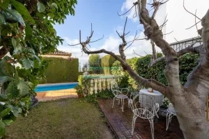 Chalet de 3 dormitorios con jardín en La Zubia