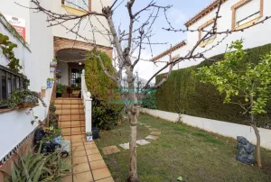 Chalet de 3 dormitorios con jardín en La Zubia