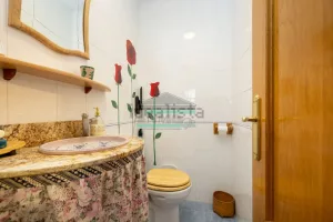 Chalet de 3 dormitorios con jardín en La Zubia