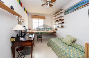 Chalet de 3 dormitorios con jardín en La Zubia