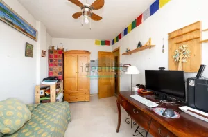 Chalet de 3 dormitorios con jardín en La Zubia