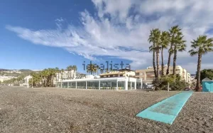 Piso de 3 dormitorios en Almuñecar con garaje