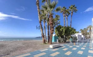 Piso de 3 dormitorios en Almuñecar con garaje