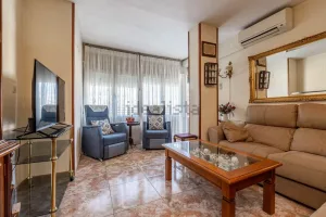 Piso VPO con 4 dormitorios en El Zaidín