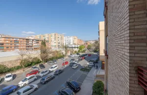 Piso VPO con 4 dormitorios en El Zaidín