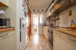 Piso VPO con 4 dormitorios en El Zaidín