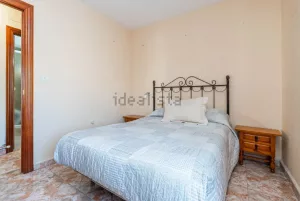 Piso VPO con 4 dormitorios en El Zaidín