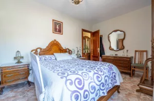 Piso VPO con 4 dormitorios en El Zaidín