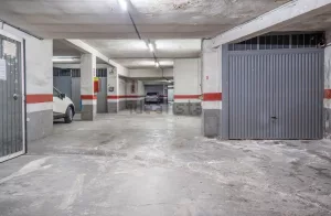 Piso VPO con 4 dormitorios en El Zaidín