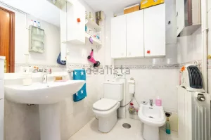 Piso de 3 dormitorios en venta en El Zaidín
