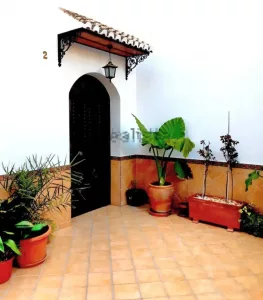 Piso de 3 dormitorios con garaje en La Zubia