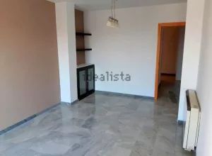 Piso de 3 dormitorios con garaje en La Zubia