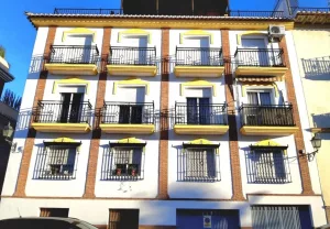 Piso de 3 dormitorios con garaje en La Zubia