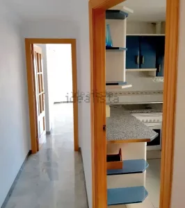 Piso de 3 dormitorios con garaje en La Zubia