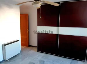 Piso de 3 dormitorios con garaje en La Zubia