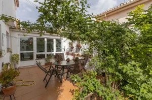 Chalet en venta de 3 dormitorios en Las Gabias