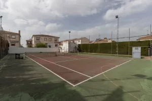 Chalet en venta de 3 dormitorios en Las Gabias