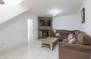 Chalet en venta de 3 dormitorios en Las Gabias