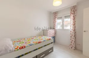 Chalet en venta de 3 dormitorios en Las Gabias