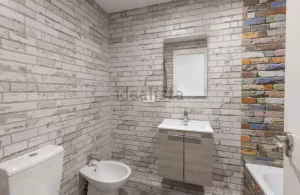 Chalet en venta de 3 dormitorios en Las Gabias