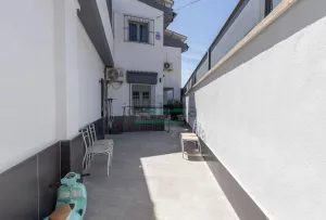 Chalet reformado de 4 dormitorios en Maracena