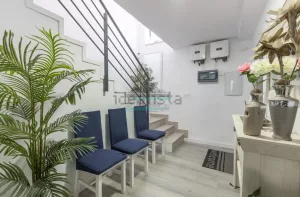 Chalet reformado de 4 dormitorios en Maracena