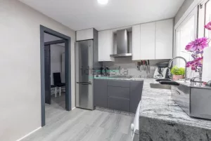 Chalet reformado de 4 dormitorios en Maracena
