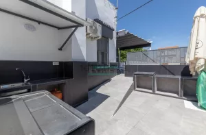 Chalet reformado de 4 dormitorios en Maracena