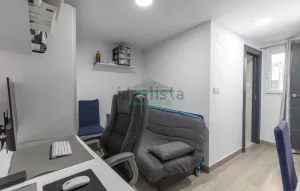 Chalet reformado de 4 dormitorios en Maracena